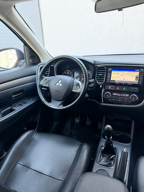Mitsubishi Outlander 7 locuri