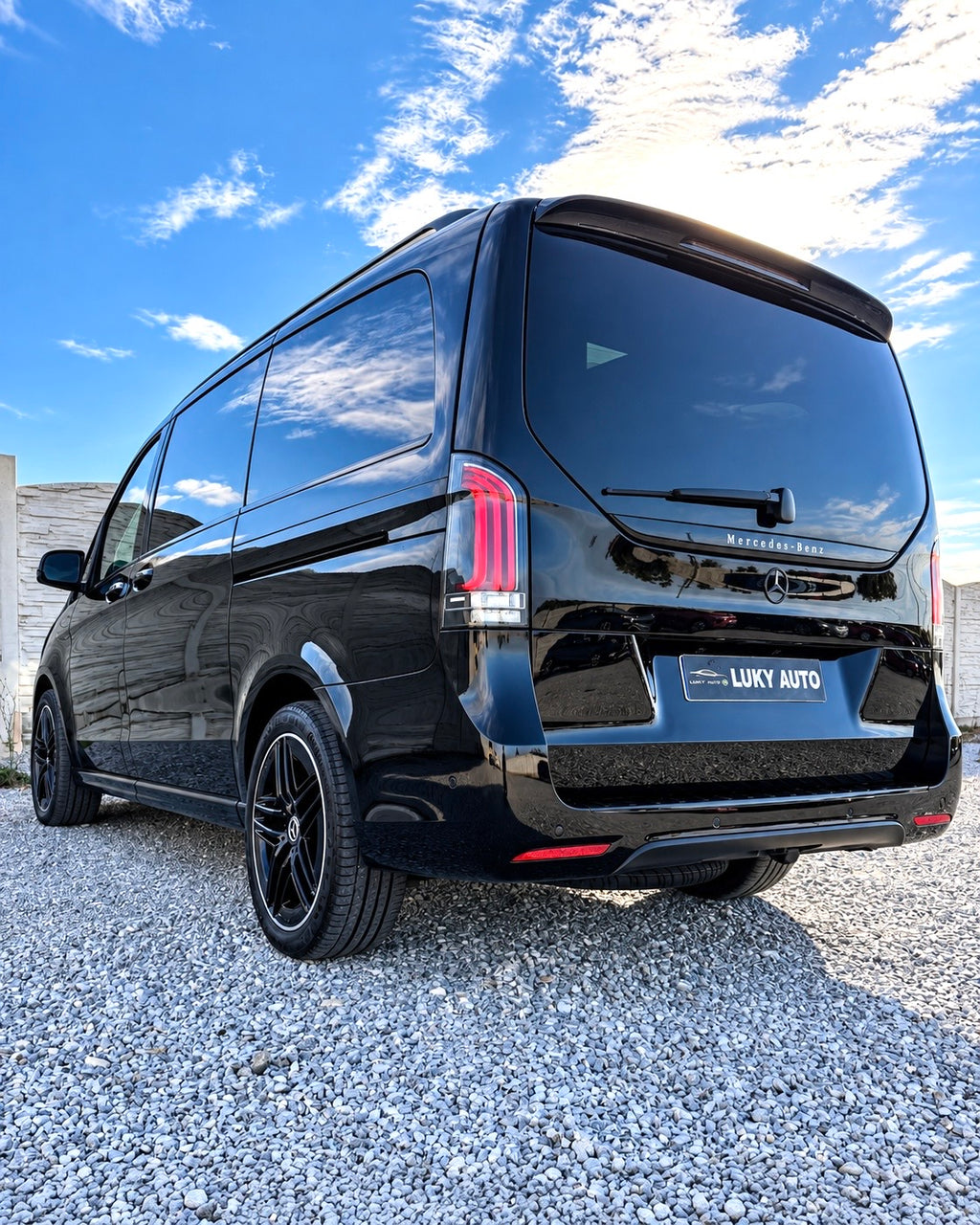 MERCEDES-BENZ V300 d 4MATIC LONG EXCLUSIVE – AMG LINE
