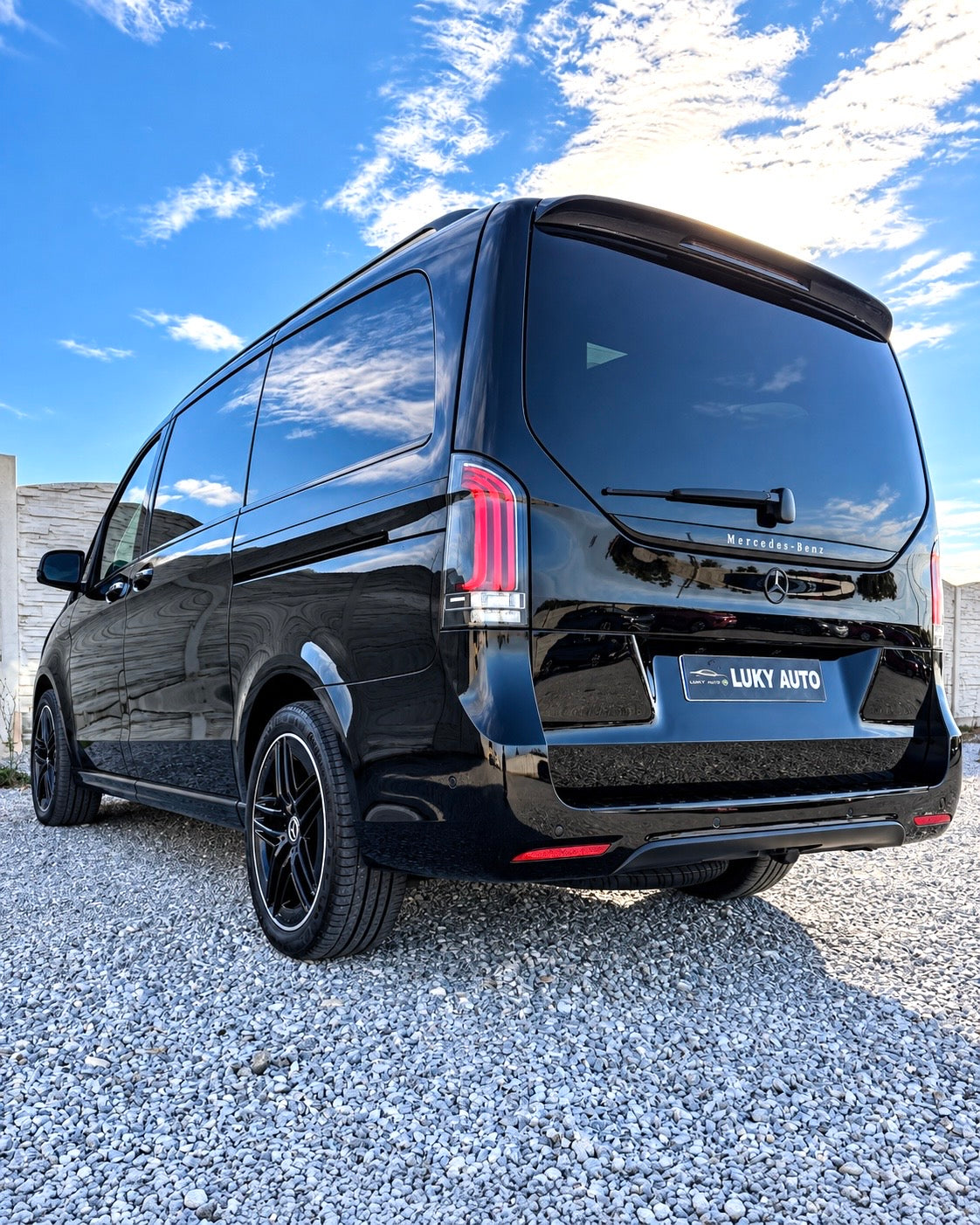 MERCEDES-BENZ V300 d 4MATIC LONG EXCLUSIVE – AMG LINE