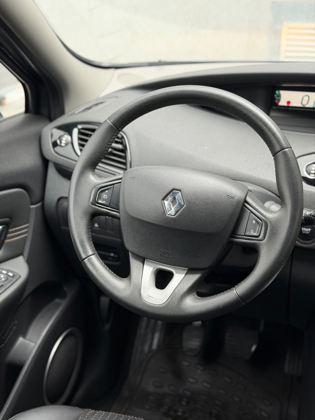 Renault Scenic 1.9 DCI 130 CP