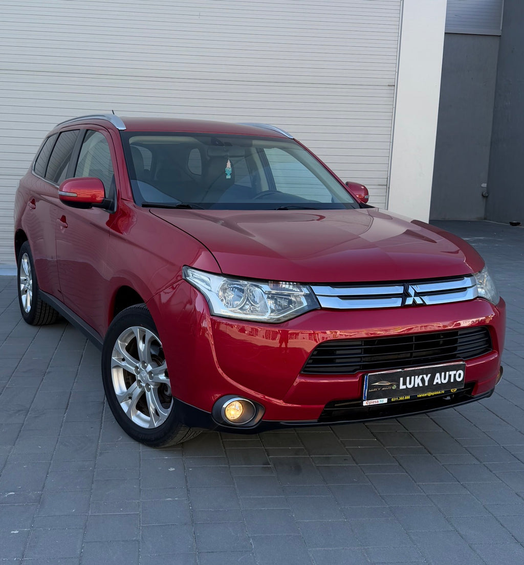 Mitsubishi Outlander 7 locuri