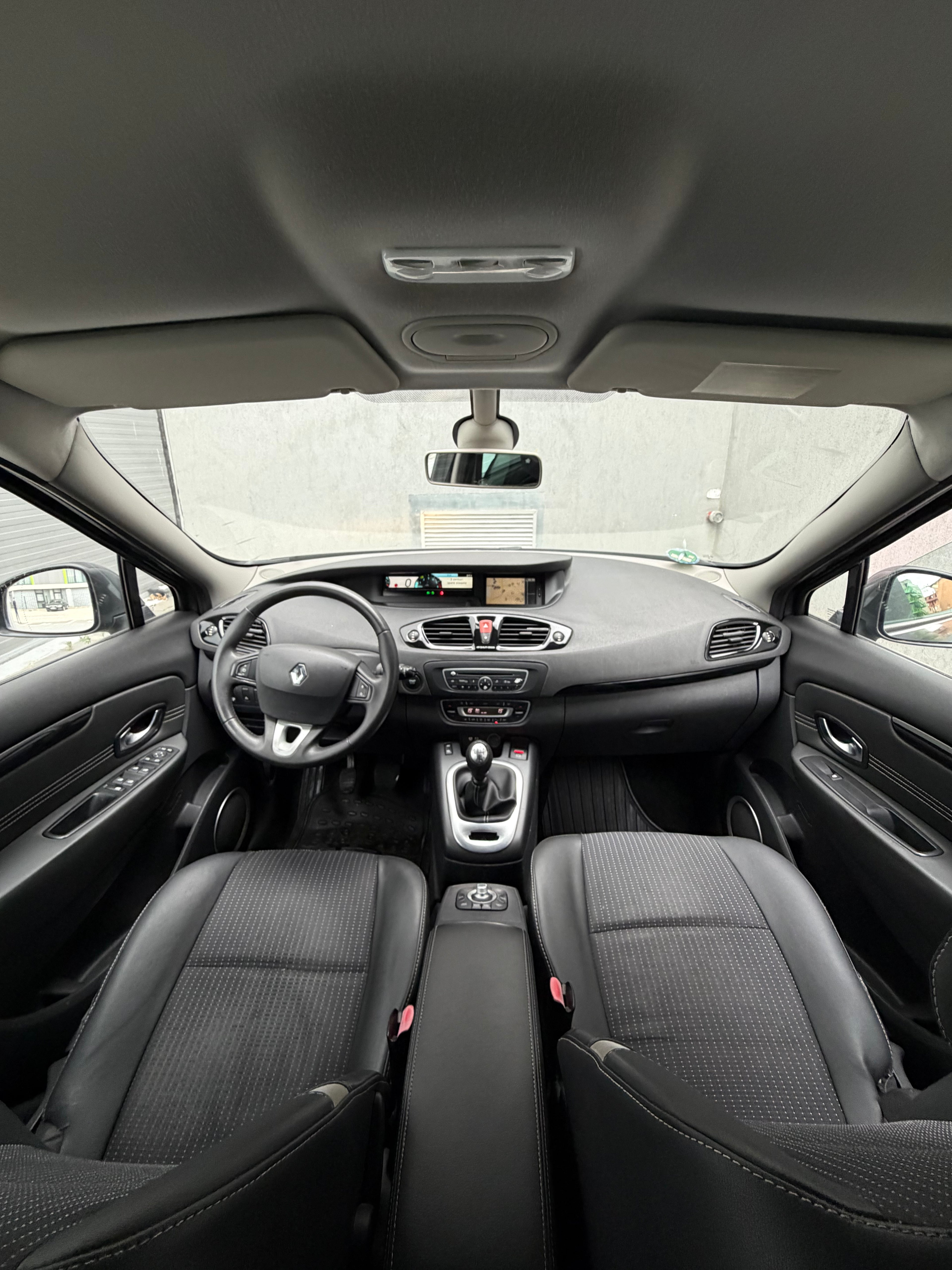 Renault Scenic 1.9 DCI 130 CP